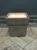 Grijze bloempot 24X24 en 23 hoog, Tuin en Terras, Bloempotten, Vierkant, Binnen, Ophalen of Verzenden, Zo goed als nieuw