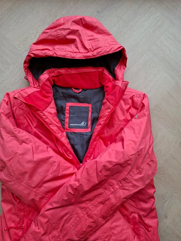 Ski jas voor dames. Maat M kleur: oranje, rood, Kleding | Dames, Wintersportkleding, Ophalen of Verzenden, Zo goed als nieuw, Maat 38/40 (M)