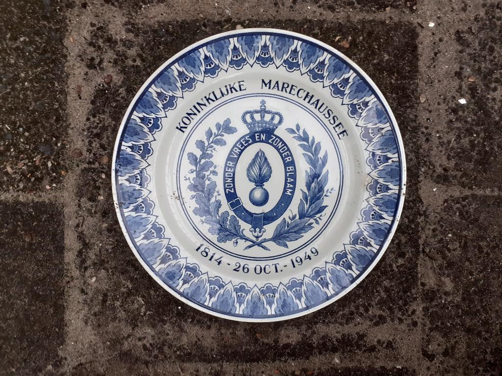 Koninklijke Marechaussee wandbord 1814-1949 (KMAR), Ophalen of Verzenden, Marechaussee, Nederland, Kunstobject