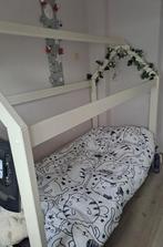Mooi huisjesbed voor kinderkamer met matras, Kinderen en Baby's, Kinderkamer | Bedden, Ophalen, 85 tot 100 cm, Zo goed als nieuw