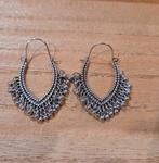 Zilverkleurige Gypsy oorbellen, Verzenden, Zo goed als nieuw, Hangers