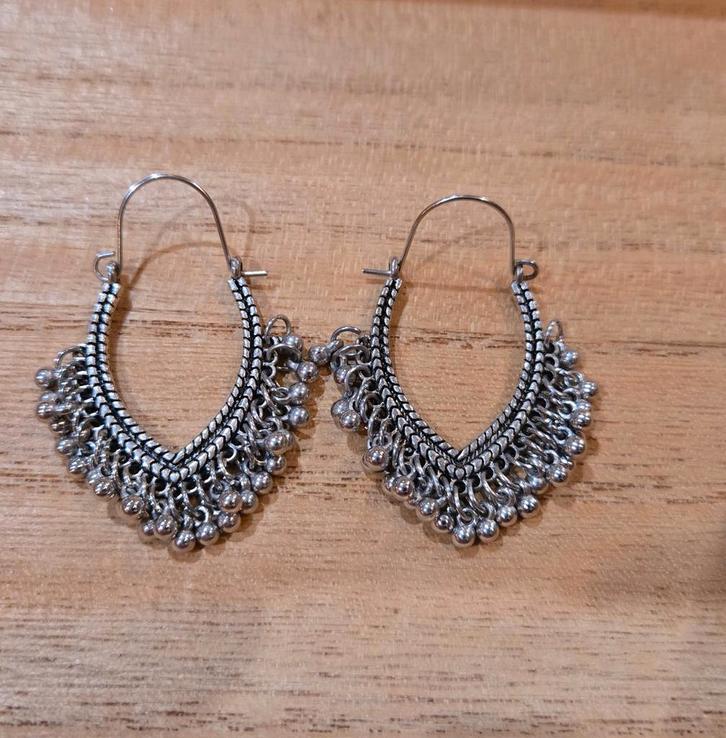 Zilverkleurige Gypsy oorbellen, Sieraden, Tassen en Uiterlijk, Oorbellen, Zo goed als nieuw, Hangers, Verzenden