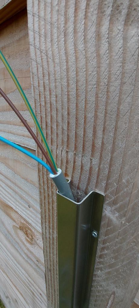 Beschermprofiel | Omegaprofiel | kabelprofiel, Doe-het-zelf en Verbouw, Elektra en Kabels, Zo goed als nieuw, Overige typen, Ophalen of Verzenden