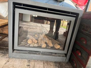 Gas kachel met afstandsbediening gratis beschikbaar voor biedingen