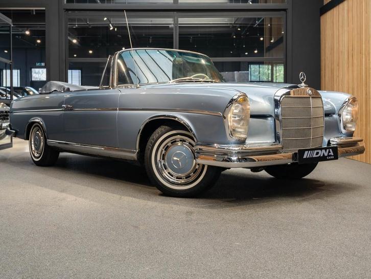 Mercedes-Benz 300-serie 300 SE Volleder Automaat Nieuw Staat, Auto's, Oldtimers, Te koop, ABS, Airbags, Airconditioning, Centrale vergrendeling