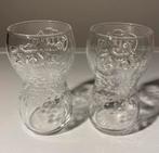 2 Fanta glazen met reliëf. Hoogte 12 cm., Verzamelen, Glas en Borrelglaasjes, Ophalen of Verzenden, Borrel- of Shotglas, Zo goed als nieuw