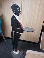 Decoratieve Butler, Ophalen