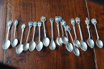 partij zilver 16 lepeltjes met plaatjes beschikbaar voor biedingen