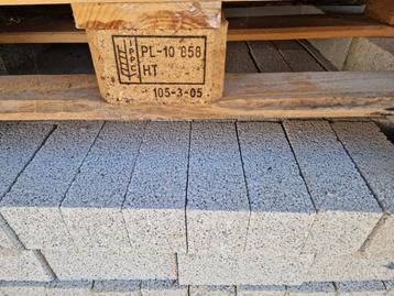 Betonklinkers beschikbaar voor biedingen