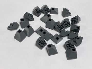 Partij 25x omgekeerde 2x2 Lego hoekdakpannen diverse kleuren beschikbaar voor biedingen
