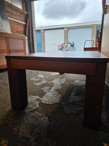 Eikenhouten Salon Tafel beschikbaar voor biedingen