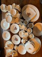 Wedgwood Edmee & Briar Rose Servies - Uitgebreid!, Gebruikt, Ophalen of Verzenden, Wedgwood, Aardewerk