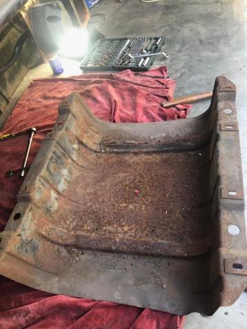 Ford Bronco 1979 skidplate 33 gallon tank beschikbaar voor biedingen