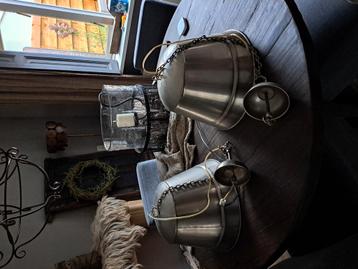 2 hanglampen beschikbaar voor biedingen