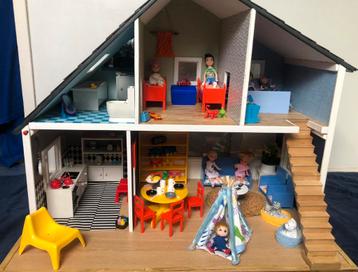 Poppenhuis, opgeknapt beschikbaar voor biedingen