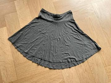 Rokje grijs maat S beschikbaar voor biedingen