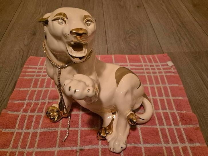 Porseleinen Beeld van een Tijger met Gouden Accenten, Antiek en Kunst, Kunst | Beelden en Houtsnijwerken, Ophalen of Verzenden