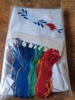 Boerenbont tafelkleed om te borduren - Borduurpakket, Ophalen of Verzenden, Gebruikt, Borduurpakket