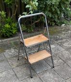 Opvouwbare trap met 2 treden, Doe-het-zelf en Verbouw, Ladders en Trappen, Gebruikt, Trap, Ophalen of Verzenden, Opvouwbaar of Inschuifbaar