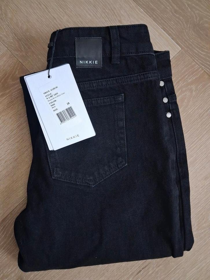NIKKIE Black River Jeans – Maat 28 – Nieuw met Labels – Zwar, Kleding | Dames, Spijkerbroeken en Jeans, Nieuw, W28 - W29 (confectie 36)