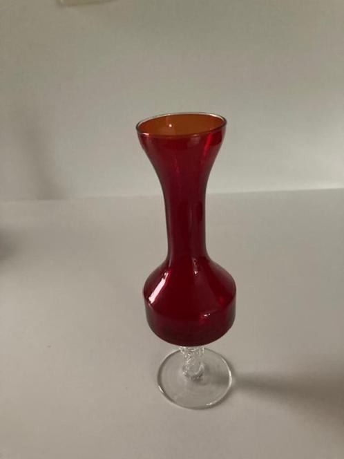 MID CENTURY  vaasje / solifleur  gedraaide stam, Antiek en Kunst, Antiek | Glas en Kristal, Ophalen of Verzenden