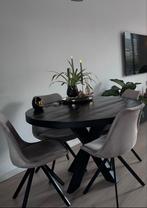 Mooie ronde eettafel - zwart hout, kruispoot, Huis en Inrichting, Tafels | Eettafels, Ophalen of Verzenden, Gebruikt