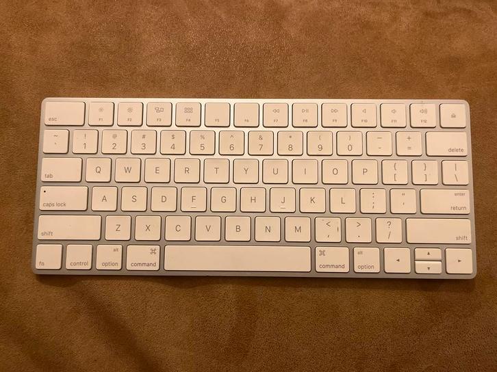 Apple Magic Keyboard A1644 - Draadloos Toetsenbord, Computers en Software, Toetsenborden, Gebruikt, Qwerty, Draadloos, Ophalen of Verzenden