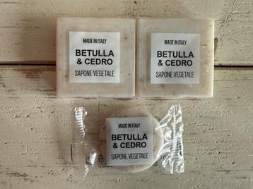 3 plantaardige (gasten)zeepjes van berk & cedar beschikbaar voor biedingen