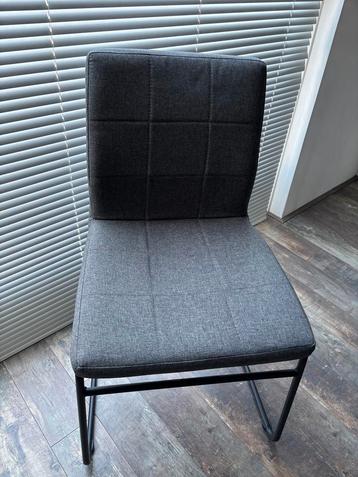 Set van 6 grijze eetkamerstoelen beschikbaar voor biedingen