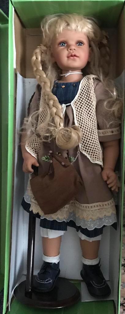 Prachtige RF Collection pop (Reinart Faelens).pop (73 cm), Verzamelen, Poppen, Zo goed als nieuw, Pop, Ophalen