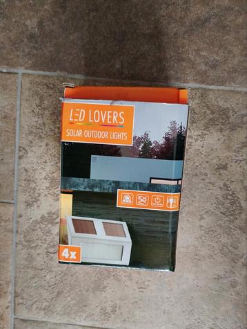 LED Lovers Solar Wandlampen - 4 Stuks - Nieuw beschikbaar voor biedingen
