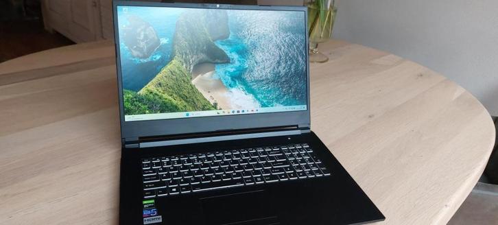 Snelle laptop, Computers en Software, Windows Laptops, Zo goed als nieuw, 17 inch of meer, SSD, 2 tot 3 Ghz, 32 GB, Qwerty, Met videokaart