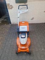 Stihl rma 448 VC accu grasmaaier. Inclusief lader en accu., Cirkelmaaier, Accu-grasmaaier, Zo goed als nieuw, Stihl honda