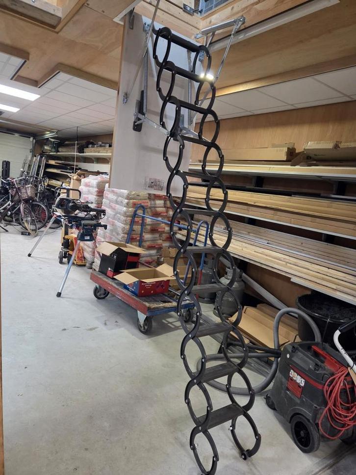 Fakro vlizotrap, Doe-het-zelf en Verbouw, Metalen, Ophalen