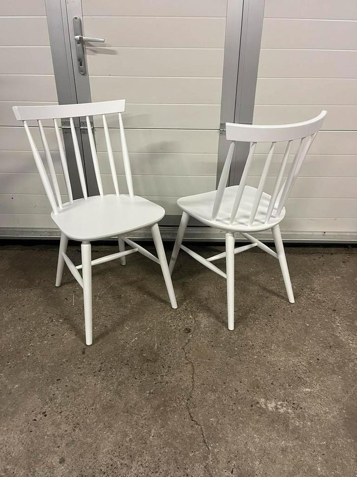 24 stuks Luxe Fameg stoelen Thonet Filou Spijlenstoel outlet, Huis en Inrichting, Stoelen, Nieuw, Vijf, Zes of meer stoelen, Hout