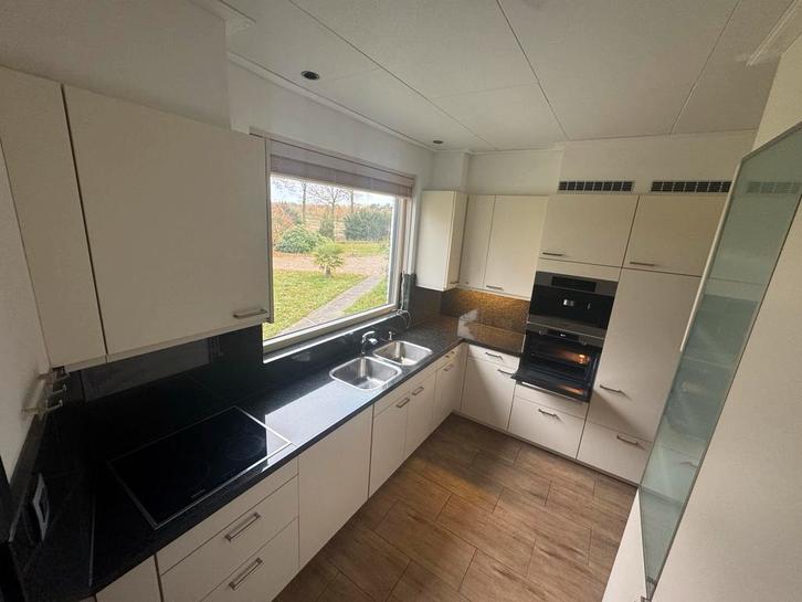 Nette Siematic Keuken, Miele inbouw apparatuur AEG oven, Huis en Inrichting, Keuken | Complete keukens, Gebruikt, Hoekkeuken, Wit