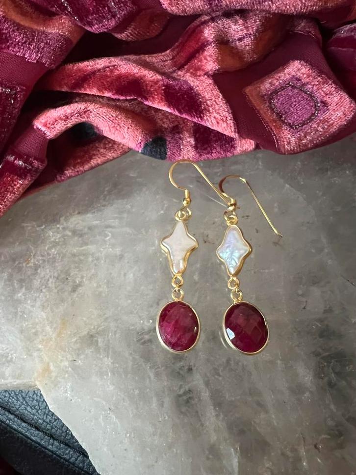 Robijn zoetwater parel beschermt liefde passie magie uniek, Sieraden, Tassen en Uiterlijk, Oorbellen, Nieuw, Hangers, Zilver, Rood