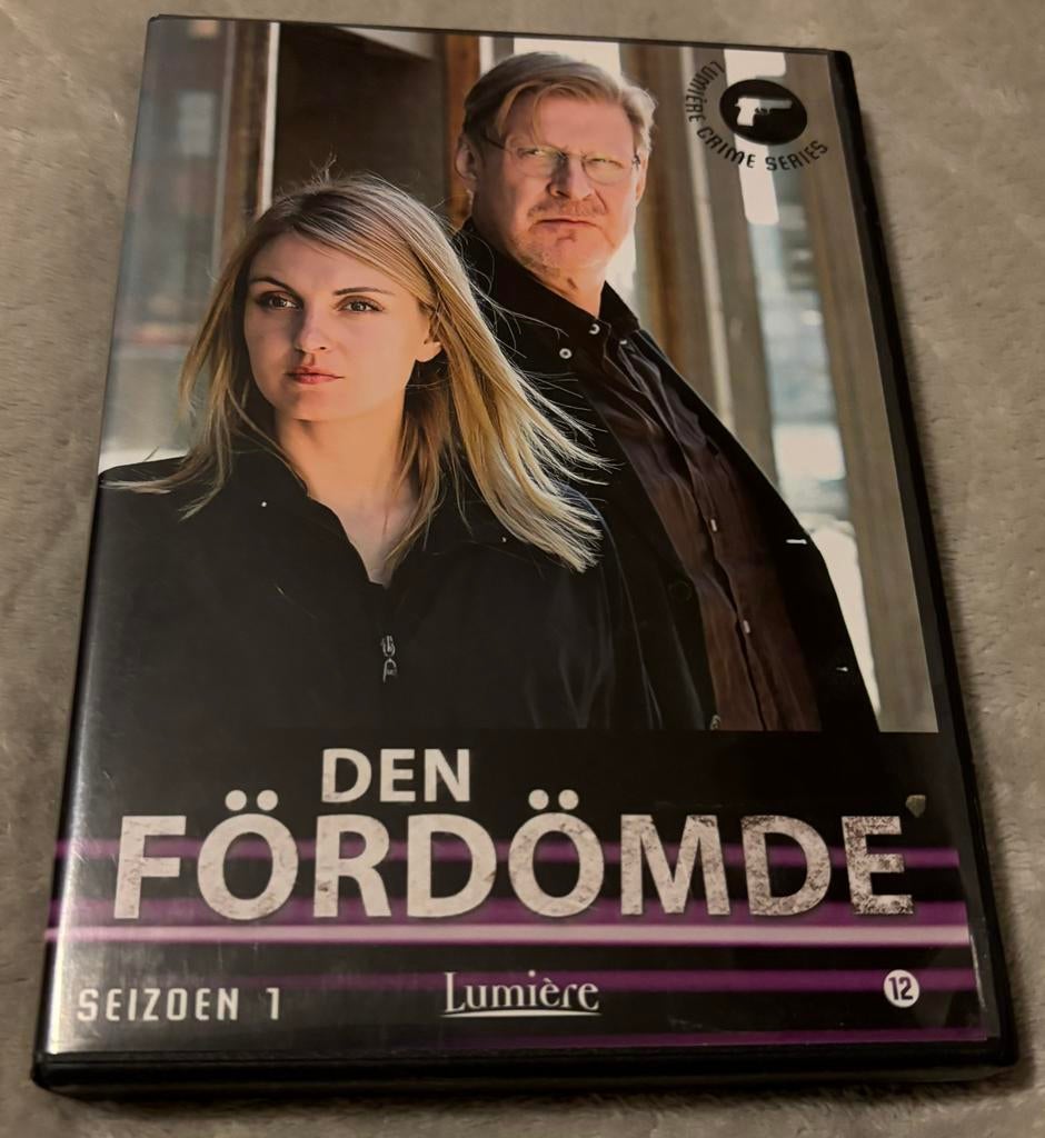 Den Fördömde Seizoen 1 op DVD. Compleet en netjes, Cd's en Dvd's, Ophalen of Verzenden, Zo goed als nieuw