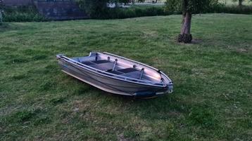 Aluminium Boot B301  bijna Nieuwe met fenders en stoeltjes beschikbaar voor biedingen