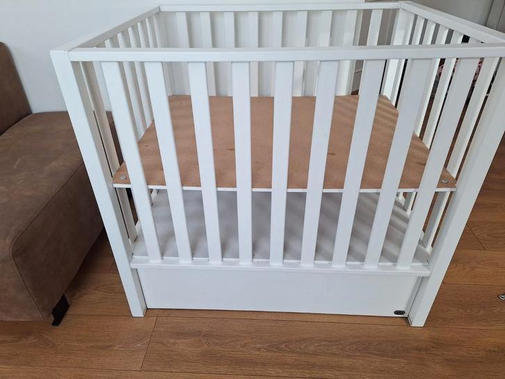 TWF Box Bas met lade, Kinderen en Baby's, Boxen, Gebruikt, Rechthoekig, Lade, Wieltjes, Ophalen