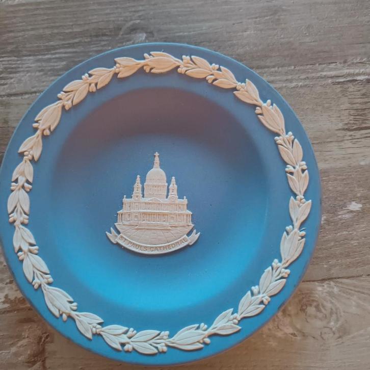 Vintage Wedgwood Borden met St. Paul's Cathedral, Antiek en Kunst, Antiek | Wandborden en Tegels, Ophalen of Verzenden
