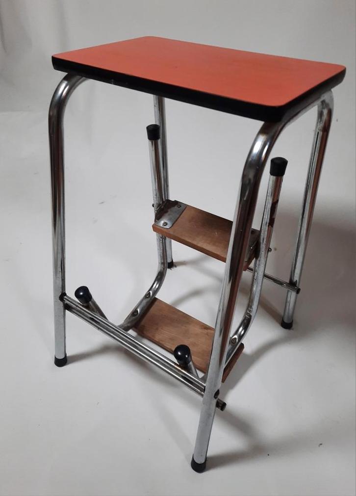 Retro formica keuken trapje, jaren 60, vintage, oranje, Huis en Inrichting, Krukjes, Gebruikt, Overige materialen, Ophalen