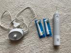 Braun Oral-b elektrische tandenborstel, lader & borsteltjes!, Ophalen of Verzenden, Zo goed als nieuw, Tandenborstel
