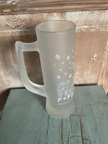 Bewerkt kerstmis glas Weihnachtsmarkt Dusseldorf. Melkglas. beschikbaar voor biedingen