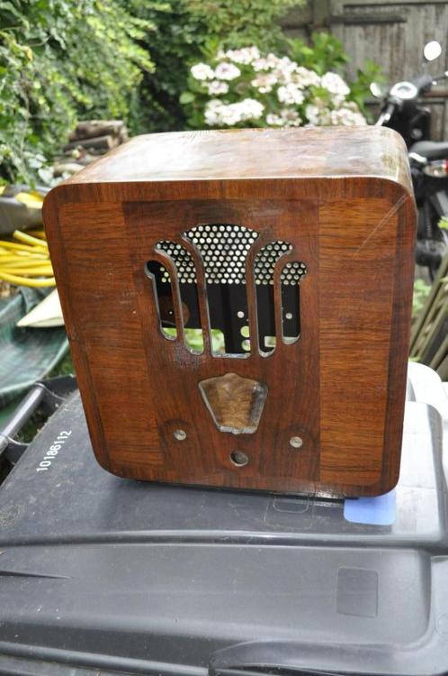 Oude lege buizenradiokast met achterwand en speakerplank, Antiek en Kunst, Antiek | Tv's en Audio, Ophalen of Verzenden