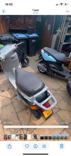 Piaggio Quartz, Fietsen en Brommers, Scooters | Piaggio, Gebruikt, Zip, Ophalen of Verzenden, Benzine