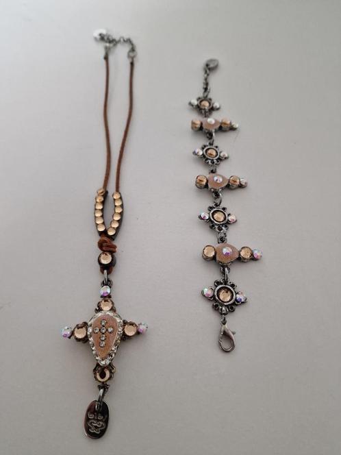 Bibi ketting en armband, Sieraden, Tassen en Uiterlijk, Kettingen, Zo goed als nieuw, Roze, Met hanger, Met strass, Ophalen of Verzenden