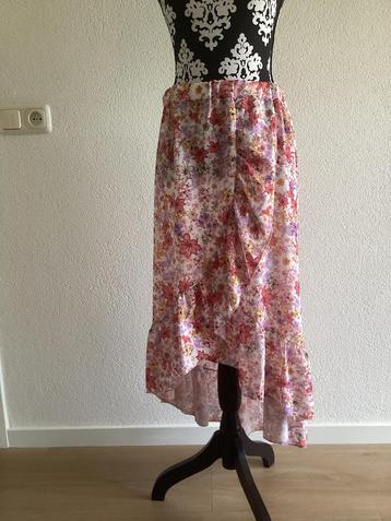 Leuke lange rok  maat L / XL beschikbaar voor biedingen