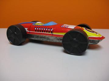 retro vintage blikken raceauto met plastic wielen beschikbaar voor biedingen