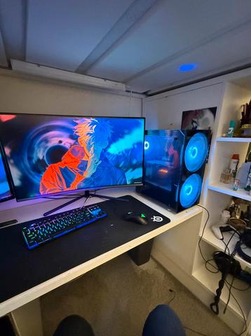 complete game-setup – krachtige PC kast + Samsung Monitor 32 beschikbaar voor biedingen